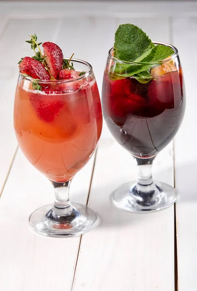 Summer Cocktails Fresh Berries Fruits Close View — Stock Photo, Image