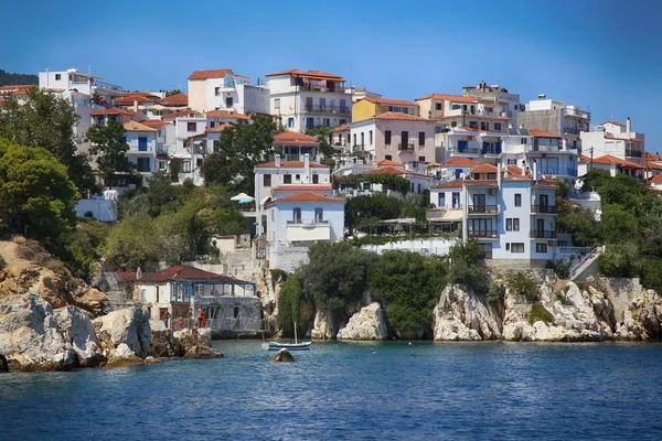 Skiathos Grécia Agosto 2017 Vista Barco Cidade Skiathos Parte Antiga — Fotografia de Stock