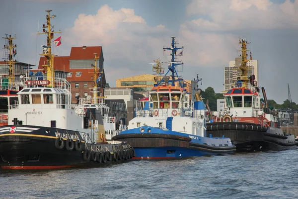 2014年7月28日 风景的景色汉堡的旅游港 Elbe 它是汉堡最昂贵的生活区之一 — 图库照片
