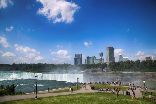 Niagara Falls Spojené Státy Americké Srpna 2018 Turisté Zobrazit Niagarské — Stock fotografie