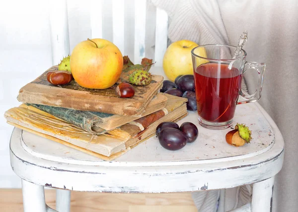 Herbst Stillleben Mit Einem Glas Tee — Stockfoto