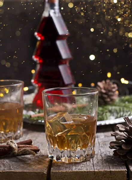 Whisky Brandy Lub Alkohol Czasie Świąt Bożego Narodzenia — Zdjęcie stockowe