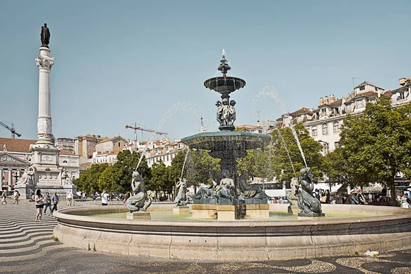 Lisszabon Portugália 2017 Augusztus Nézd Rossio Tér Gyalogos Turisták Stock Fotó