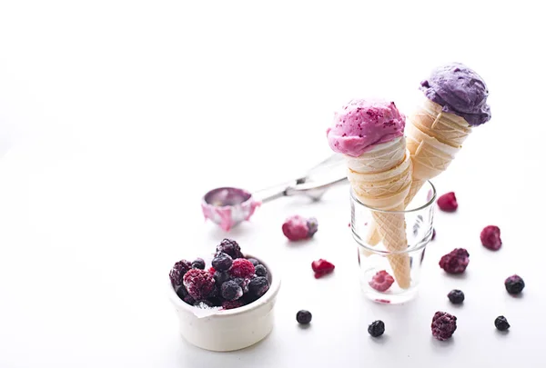 Waffle cones with ice cream — Stock Photo, Image