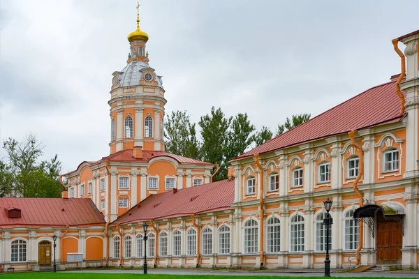 San Petersburgo Edificio Metropolitano Con Torre Suroeste Alexander Nevsky Lavra — Foto de Stock