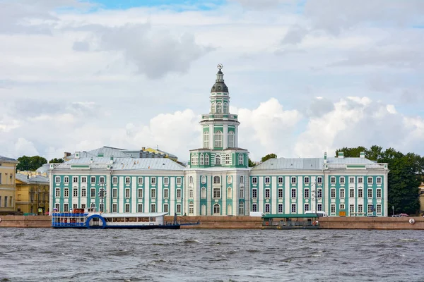 San Petersburgo Vista Del Antiguo Edificio Del Kunstkammer Través Del —  Fotos de Stock