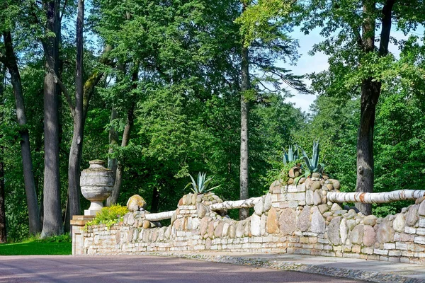 Peterhof Fragment Duży Kamienny Most Ruiny Krajobraz Parku Aleksandrii — Zdjęcie stockowe