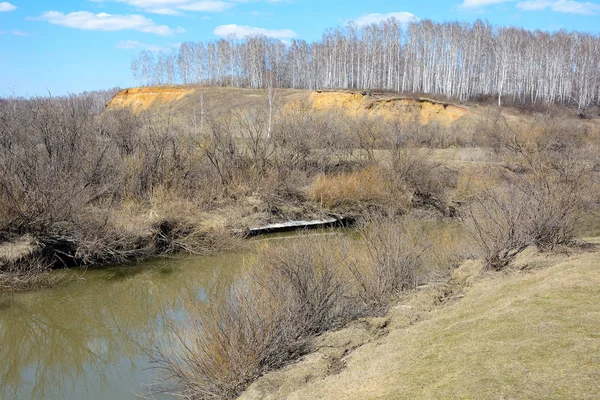 克麦罗沃区冰清后的春季小河流北联大 — 图库照片