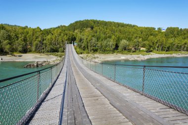Eski Aisk köprüden Katun nehir, Altay Kray
