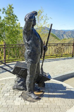 Altay Cumhuriyeti, Rusya-Eylül 5, 2018: Chuysky yolu yol Anıtı, Chike Taman geçmek, Altay Cumhuriyeti, Rusya Federasyonu