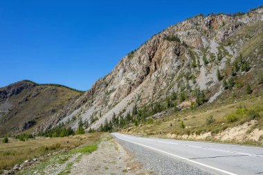 Chui yolu, Altay Cumhuriyeti boyunca pitoresk kayalar