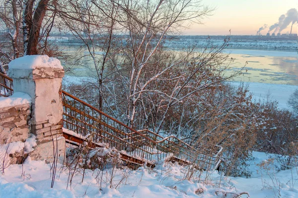 Vieja Escalera Dique Del Río Tom Kemerovo — Foto de Stock