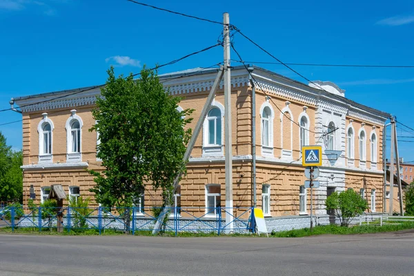 Budynek Byłego Mężczyzn Szkoła Podstawowa Mariinsk Kemerovo Region — Zdjęcie stockowe