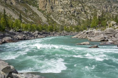 Ilgumen eşik Katun nehrinde