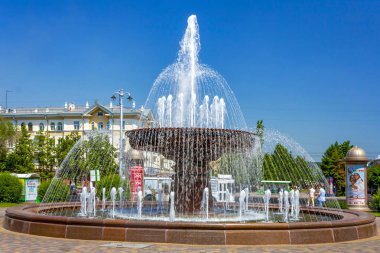 Teatralnaya meydanındaki Çeşme