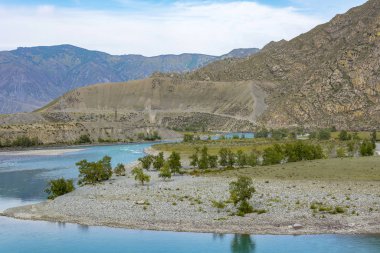 Altai Dağları 'nda Katun Nehri