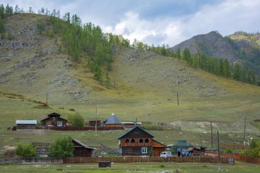 Altay Dağları'ndaki Khabarovka köyü