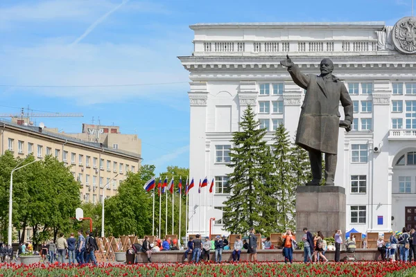 Kemerovo, monument à Lénine — Photo