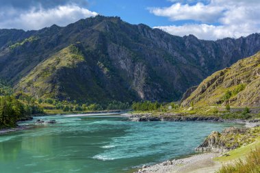 Altai Dağları 'nda Katun Nehri