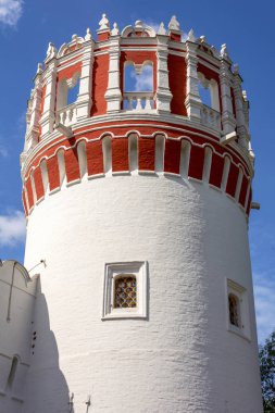 Novodevichy manastırının Naprudnom kulesi