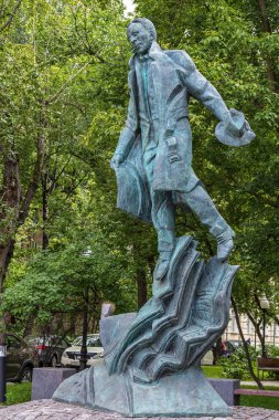Yazar Mikhail Bulgakov 'un Bolshaya Pirogovskaya Caddesi' ndeki anıtı