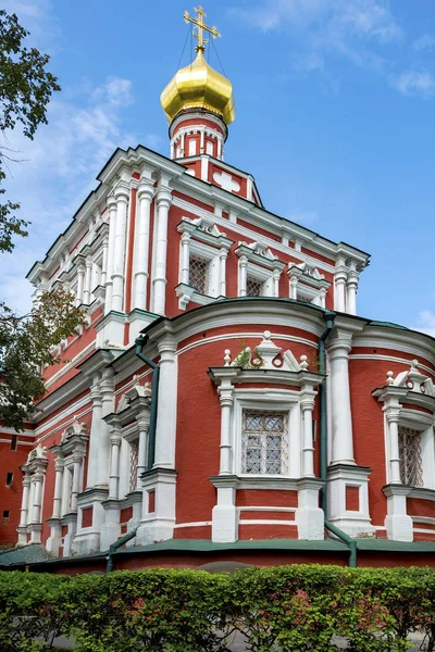 Igreja da assunção da Virgem Maria abençoada com refecto — Fotografia de Stock