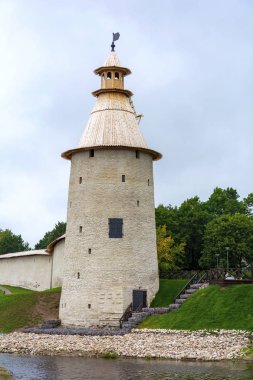 Pskov, Roundabout şehrinin yüksek kulesi