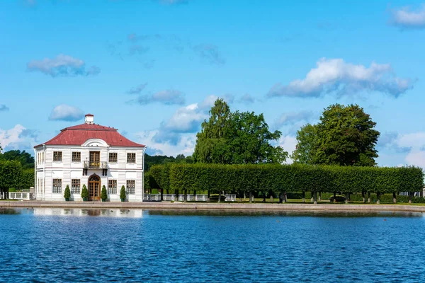 Peterhof Russland August 2019 Marlinskaja Gasse Unteren Park Sankt Petersburg — Stockfoto