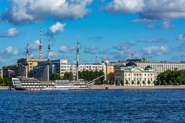 Sankt Petersburg Panoramiczny Widok Wału Petrovskaya Wyspie Petrograd Piękny Letni — Zdjęcie stockowe