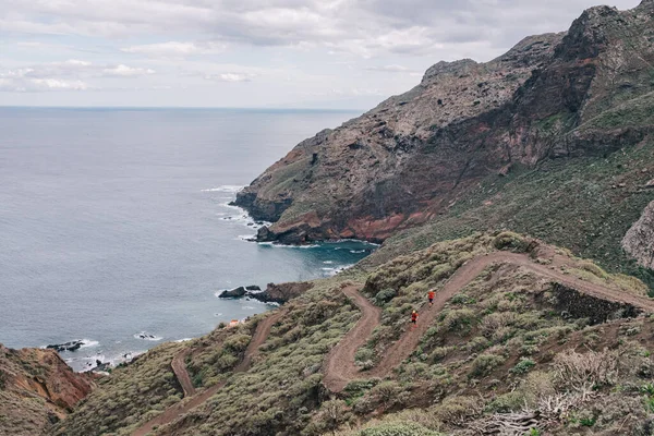 Alergătorii Trasee Aleargă Insula Tenerife Sportivi Care Aleargă Traseul Cross — Fotografie, imagine de stoc