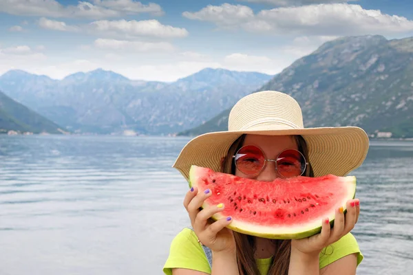 Fille Avec Chapeau Paille Lunettes Soleil Pastèque Vacances Été — Photo