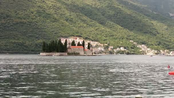 Νησί Του Αγίου Γεωργίου Στο Μαυροβούνιο Κόλπος Κότορ — Αρχείο Βίντεο
