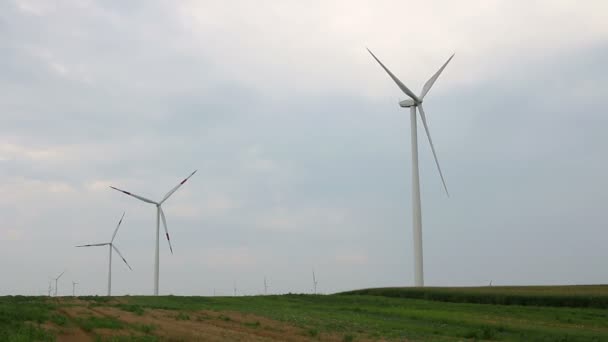 風力タービンの緑エネルギー — ストック動画