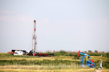 petrol sondaj teçhizat ve pompa jakına petrol sahası