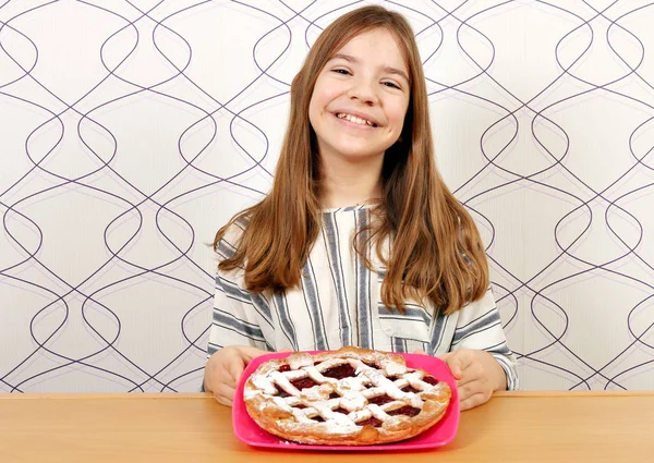 Menina Feliz Com Torta Cereja — Fotografia de Stock