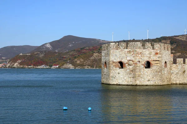 Golubac Fort Danube Rivier Herfst Seizoen Landschap — Stockfoto