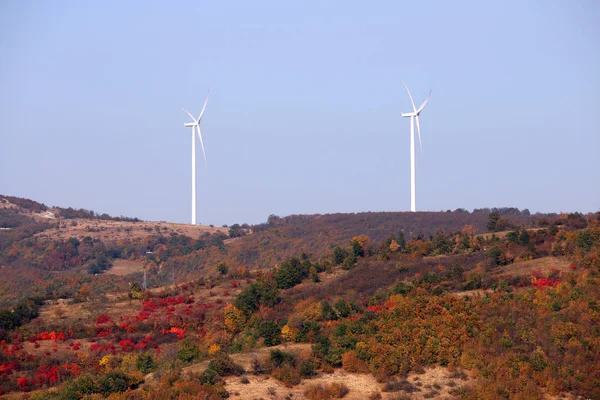Windturbines Het Heuvellandschap Van Herfst Seizoen — Stockfoto