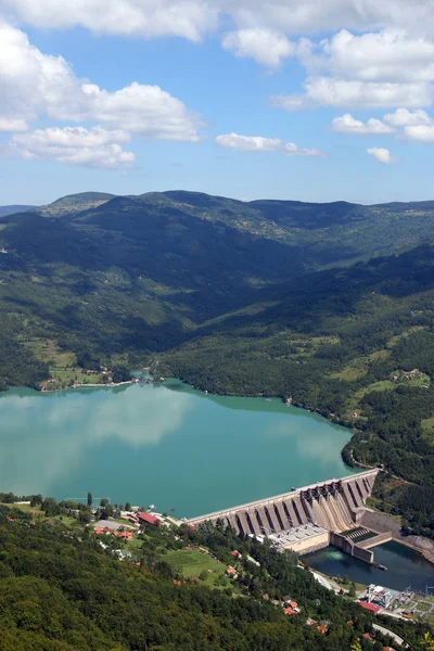 Hidroelektrik Santrali Perucac Drina Nehir Tepeler Manzara Sırbistan Üzerinde Stok Fotoğraf