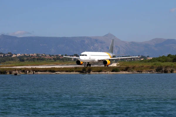 Passagier Vliegtuig Luchthaven Corfu Griekenland — Stockfoto