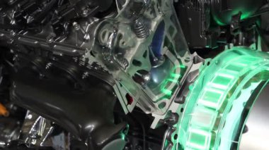 güçlü v6 araba hybrid motor