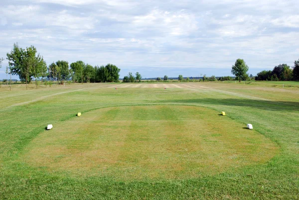 ゴルフコースのティー ボックス風景 — ストック写真