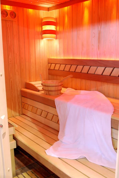 Sauna Madera Interior Con Toalla Cubo — Foto de Stock