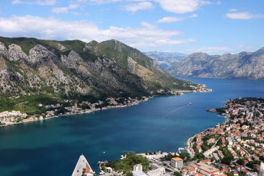 Kotor Körfezi yaz Karadağ peyzaj içinde
