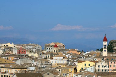 Yaz aylarında Corfu town cityscape Yunanistan 