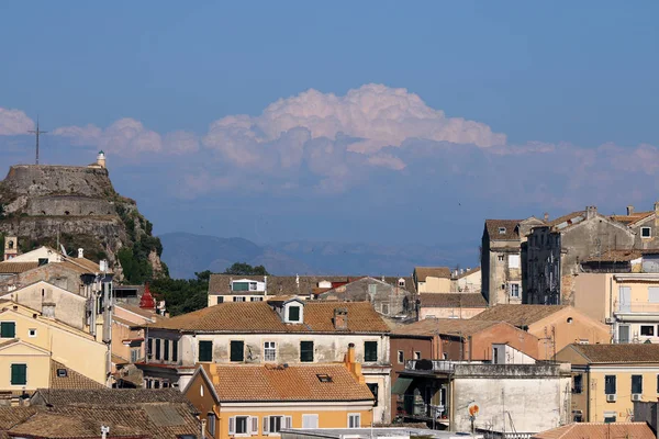 Staré pevnosti a budov mezník Corfu town panoráma Řecko — Stock fotografie