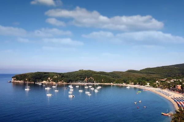 Playa de Valtos en verano Parga Grecia — Foto de Stock