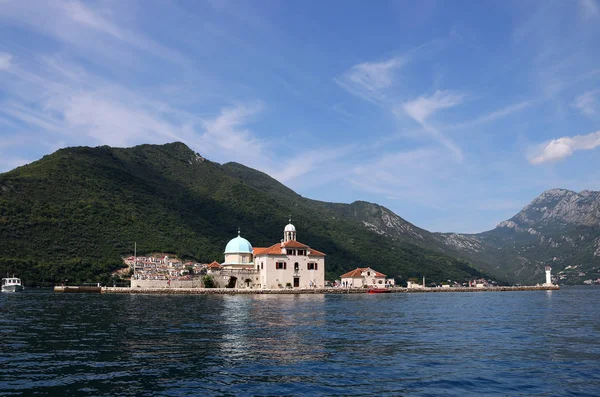 Unsere Dame der Felsen Kloster perast Bucht von kotor montenegro — Stockfoto