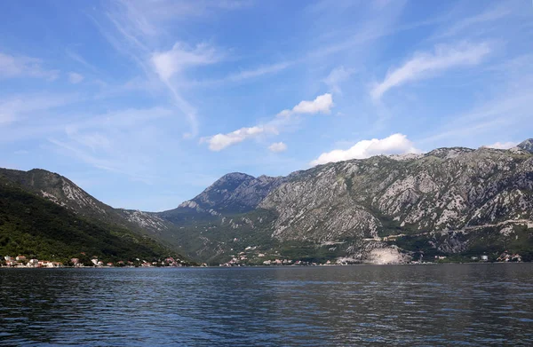 Fjärden av Kotor landskap Montenegro i sommar — Stockfoto