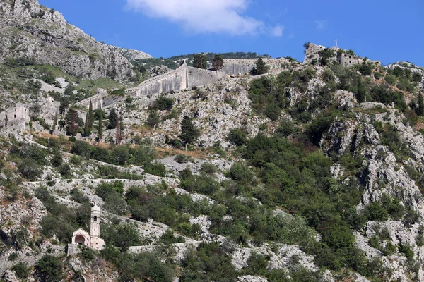 Pevnost Saint John na vrcholu hory Kotor Černá Hora — Stock fotografie