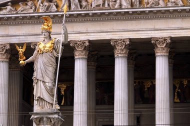Pallas Athena heykeli Avusturya Parlamentosu Viyana 